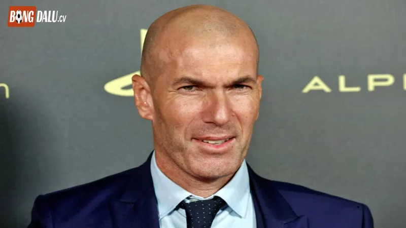 Zinedine Zidane Va Cai Gat Dau Voi Lien Doan Bong Da Phap