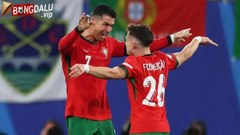 Bo Dao Nha Van Mo Rong Canh Cua Voi Cristiano Ronaldo