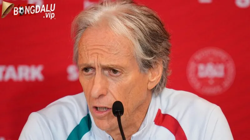 Jorge Jesus Bac Bo Chuyen Phai Xin Loi Cristiano Ronaldo